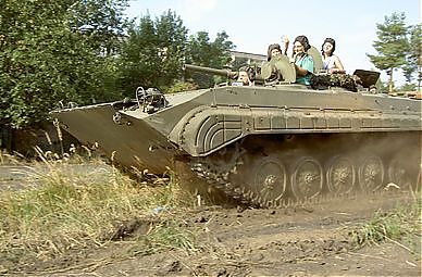 Offroad Action Im Schutzenpanzer Panzer Selber Fahren Erlebe Jollydays