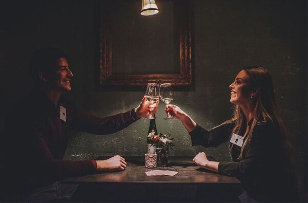 Wo kann man Singles kennenlernen? Wie flirtet man richtig? singles kennenlernen wien